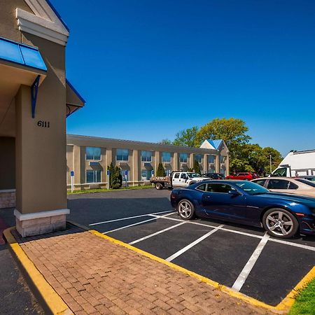 Comfort Inn Falls Church - Tysons Corner Exterior photo